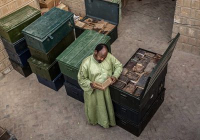 Le Maroc a remis au Mali des copies des manuscrits anciens du savant Ahmed Baba, Information Afrique Kirinapost