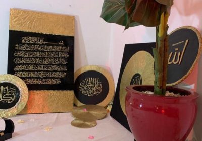 À la découverte d&rsquo;Oumou Kalsum Tambédou orfèvre en calligraphie islamique, Information Afrique Kirinapost