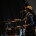 En tournée, Bob Dylan reprend des artistes locaux et des chansons spécifiques à une ville, Information Afrique Kirinapost