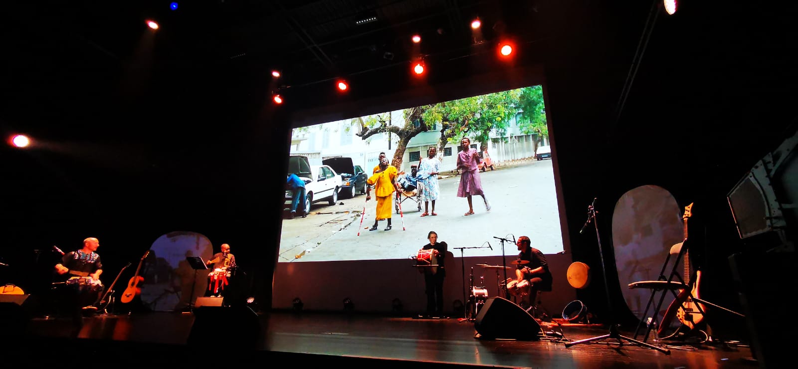 Franc succès du ciné-concert de Woz Kaly &#038; Oriki en France, Information Afrique Kirinapost