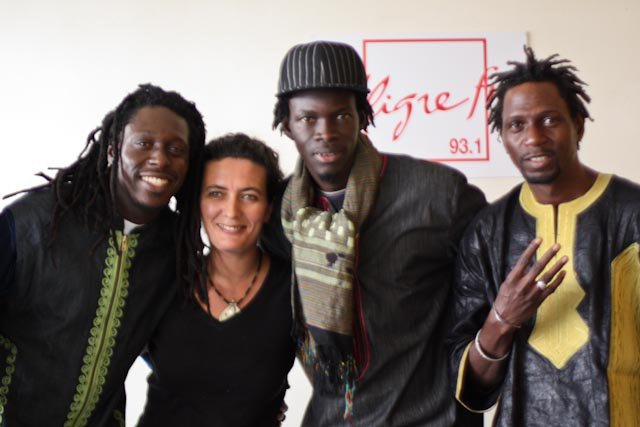 Avec Daara J et Biba Arif , pendant l'émission Résonance Africaine à Paris (animée de 2008 à 2012)