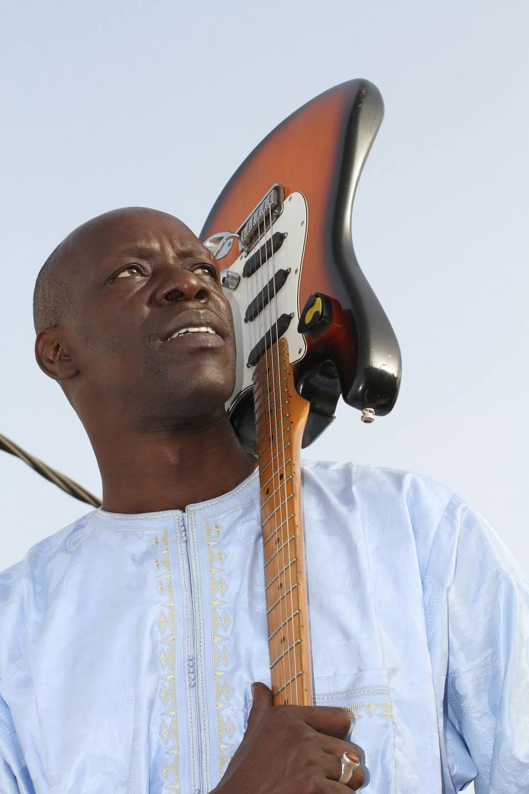 Jimi Mbaye, le Djéli passeur de mémoire et Guitar Hero africain, Information Afrique Kirinapost