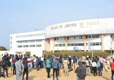 Comment transformer une simple démarche administrative en épopée nationale (Par Laye Iba Faye), Information Afrique Kirinapost