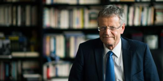 3 Questions À&#8230;Pascal Boniface :« Le discours de Sonko sur la souveraineté ne reflète pas, comme dans d&rsquo;autres cas, la soif d&rsquo;un pouvoir personnel», Information Afrique Kirinapost