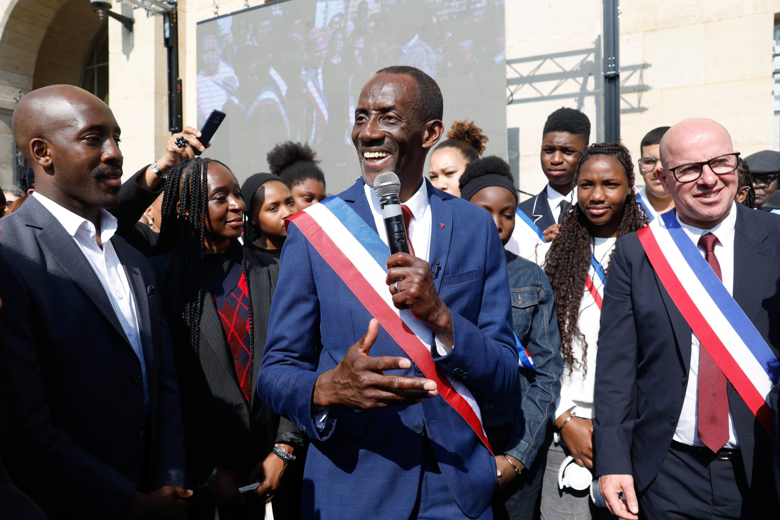 L’élection de Bally Bagayoko à la tête de la mairie de Saint-Denis exacerbe un racisme débridé en France, Information Afrique Kirinapost