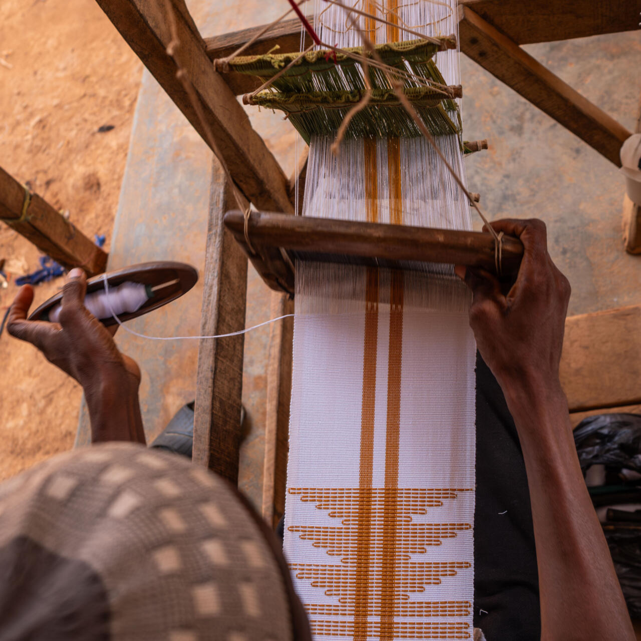 TENDANCE : RENAISSANCE DE L’« ASO OKE », LA TRADITION TEXTILE AFRICAINE YORUBA, Information Afrique Kirinapost