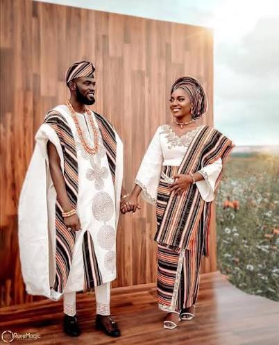 TENDANCE : RENAISSANCE DE L’« ASO OKE », LA TRADITION TEXTILE AFRICAINE YORUBA, Information Afrique Kirinapost