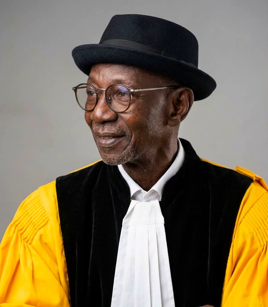 Équilibre, rigueur intellectuelle, élégance esthétique et complicité humaine. En hommage au professeur Maguèye kassé, Information Afrique Kirinapost