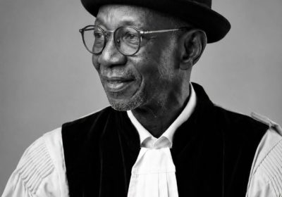 Équilibre, rigueur intellectuelle, élégance esthétique et complicité humaine. En hommage au professeur Maguèye kassé, Information Afrique Kirinapost