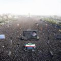 Marée humaine aux funérailles de l’Ayatollah Khamenei, Information Afrique Kirinapost