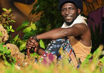 Anaké: « Briser les chaînes de l’esclavage mental qui nous maintiennent encore dans une forme d’aliénation», Information Afrique Kirinapost